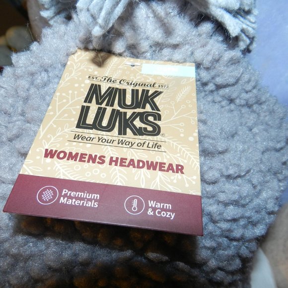 Muk Luks Women's Sherpa Pom Pom Beanie Hat  Grey NWT/NEW - Picture 12 of 14